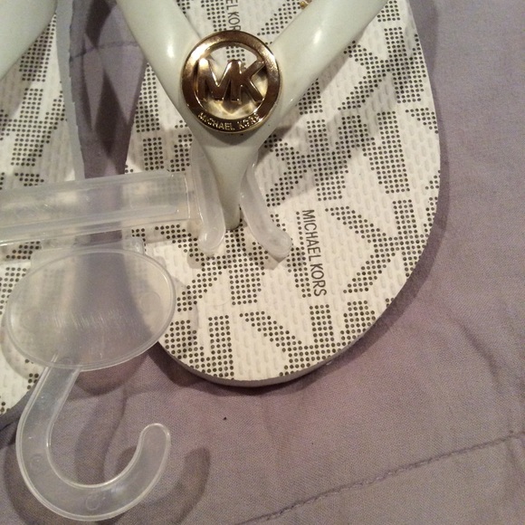 Brand New Michael Kors Sandals - Picture 2 of 4